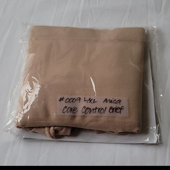 Skims Core Control Brief in Mica Size L/XL NEW - Picture 3 of 3